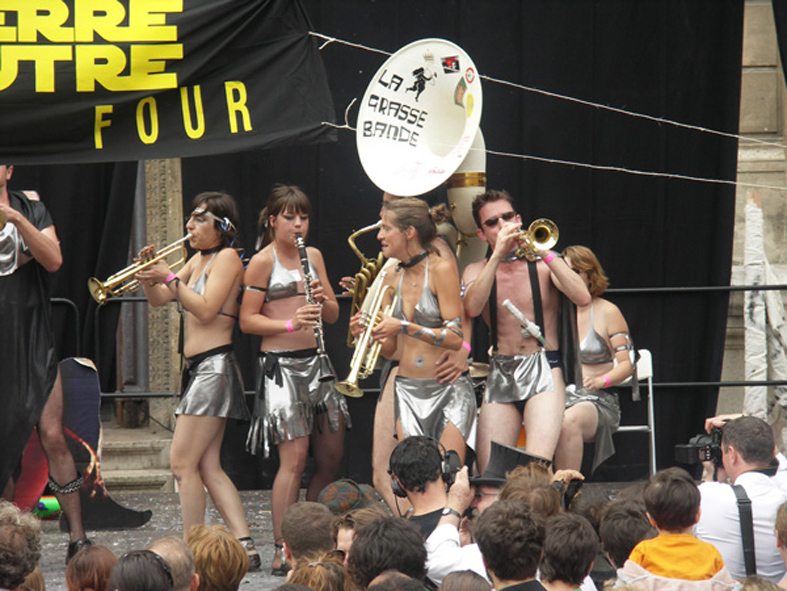 2005-grassband.jpg